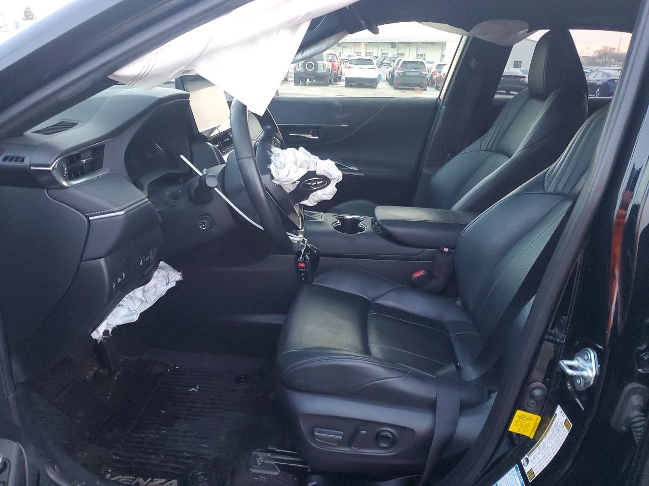 2021 TOYOTA VENZA LE photo 7