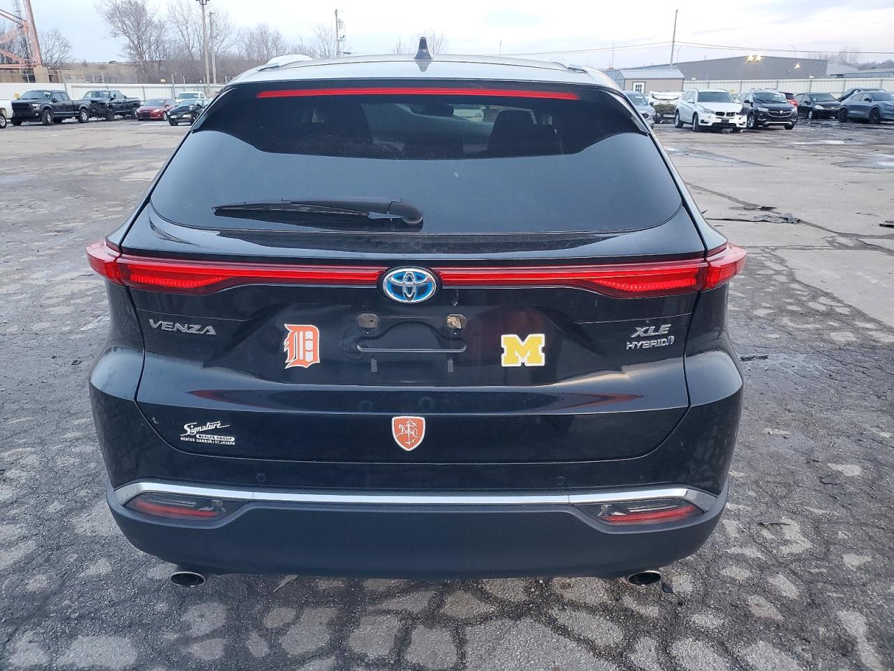 2021 TOYOTA VENZA LE photo 6