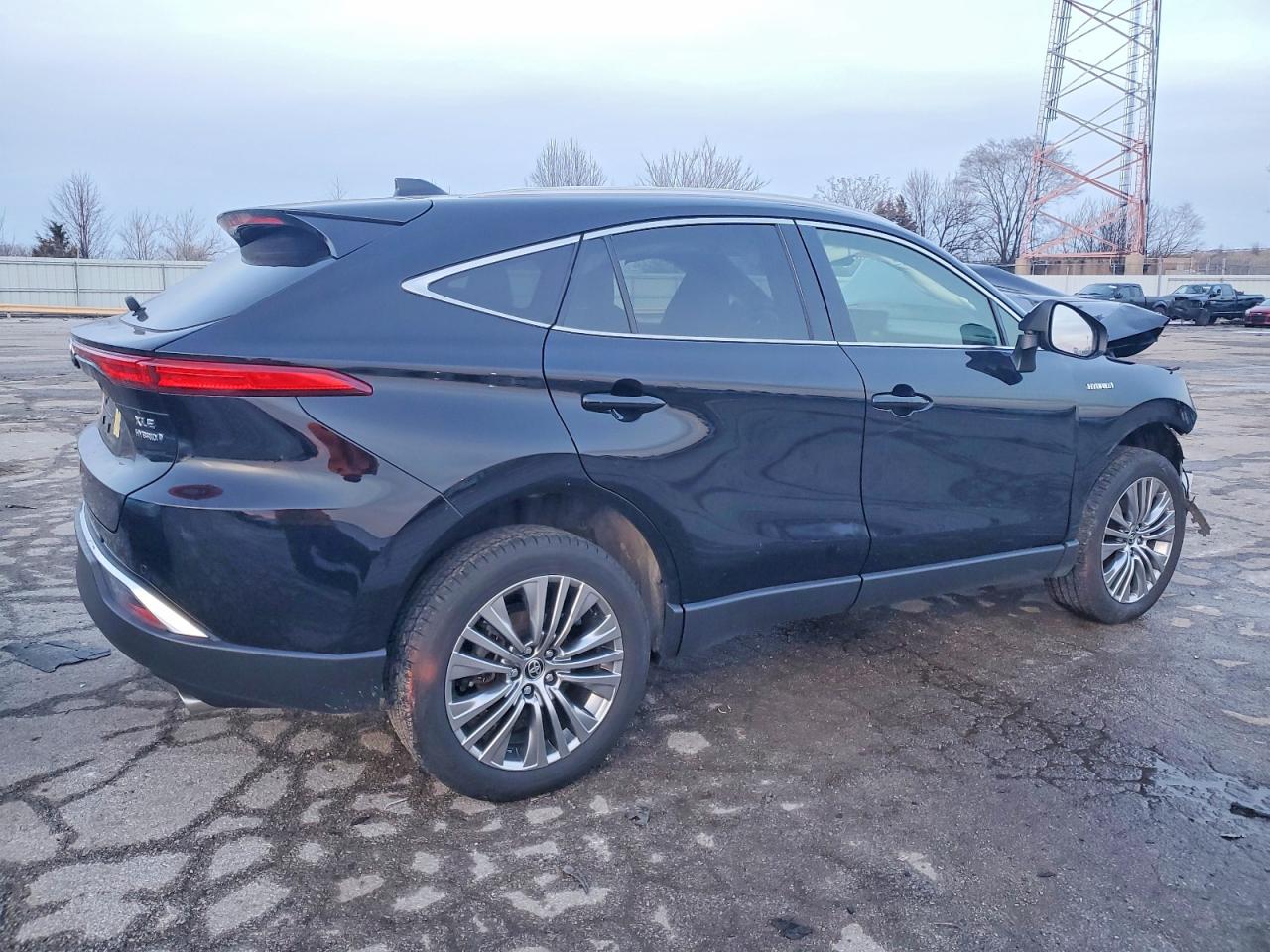 2021 TOYOTA VENZA LE photo 3