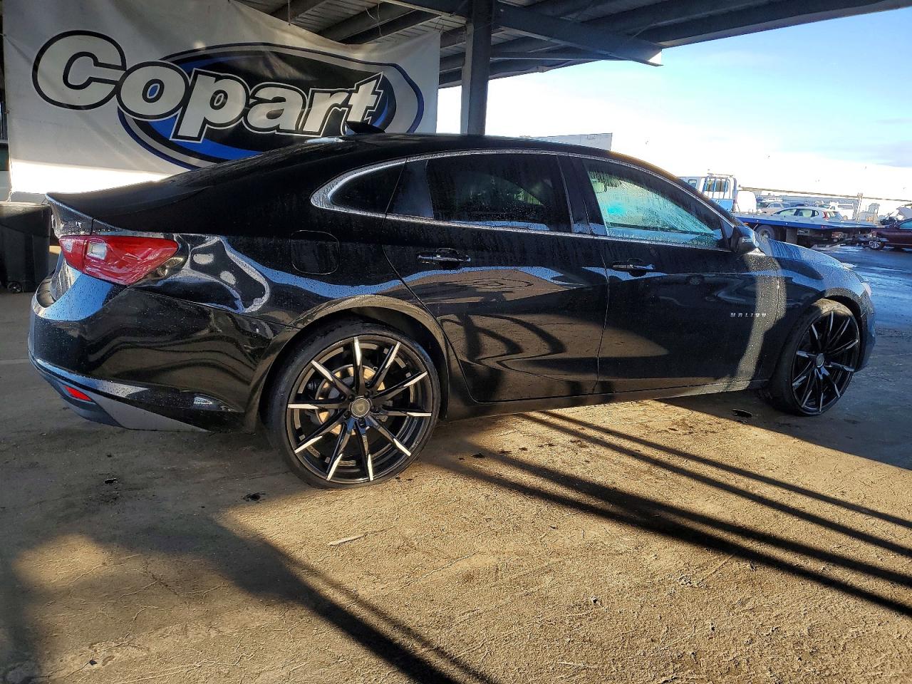 2017 CHEVROLET MALIBU LT photo 5