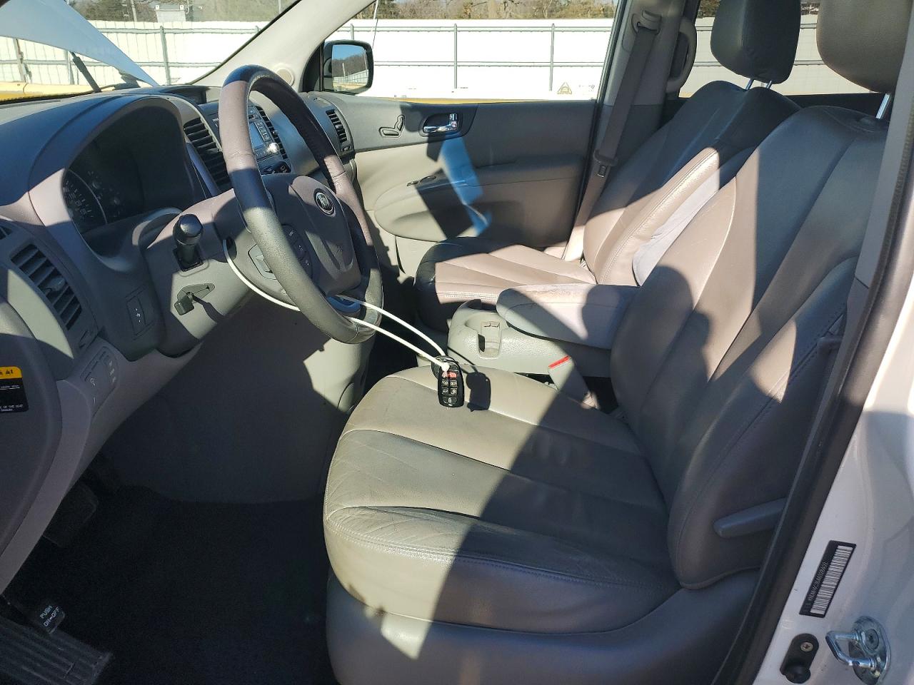 2010 KIA SEDONA EX photo 7