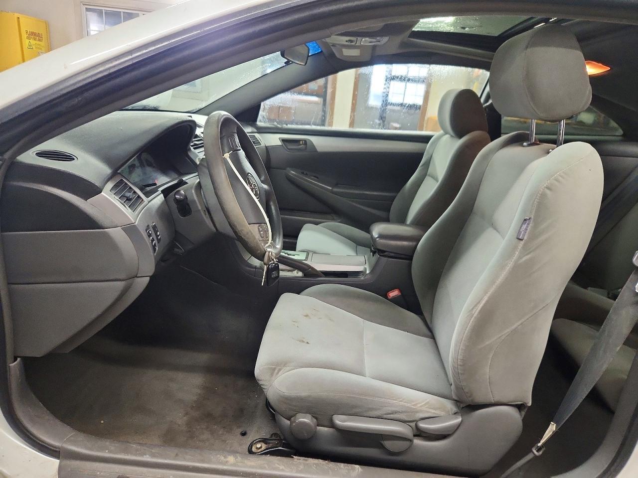 2005 TOYOTA CAMRY SOLARA SE photo 13