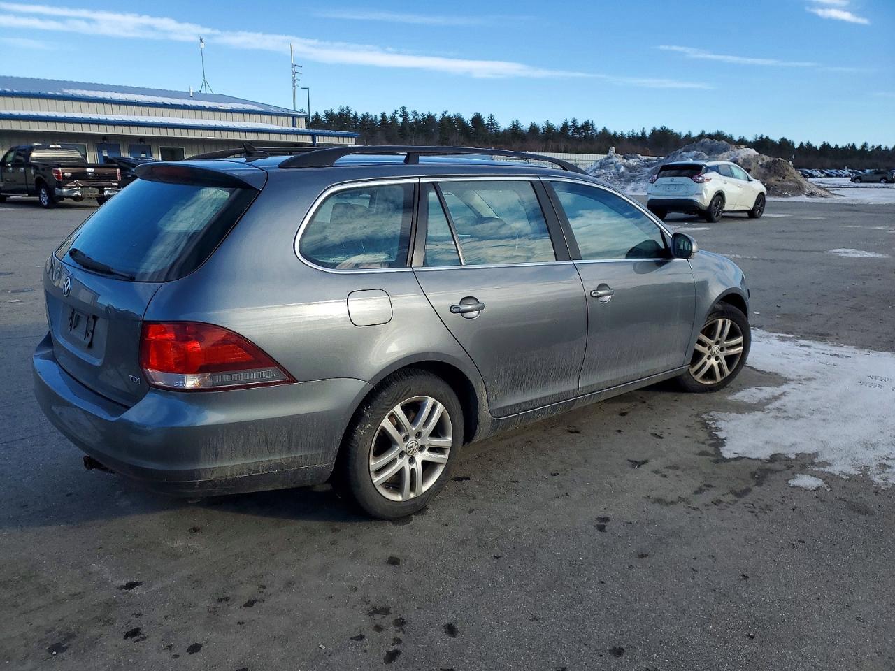 2014 VOLKSWAGEN JETTA TDI photo 3
