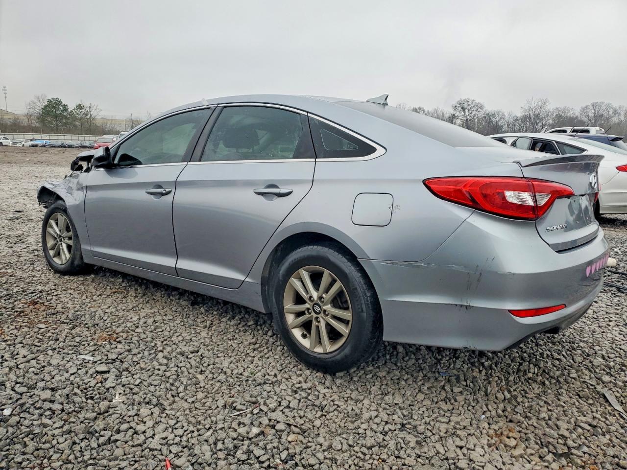 2015 HYUNDAI SONATA SE photo 4