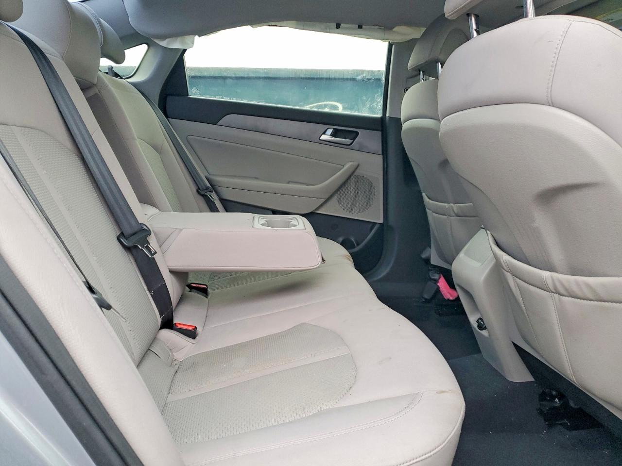 2015 HYUNDAI SONATA SE photo 28