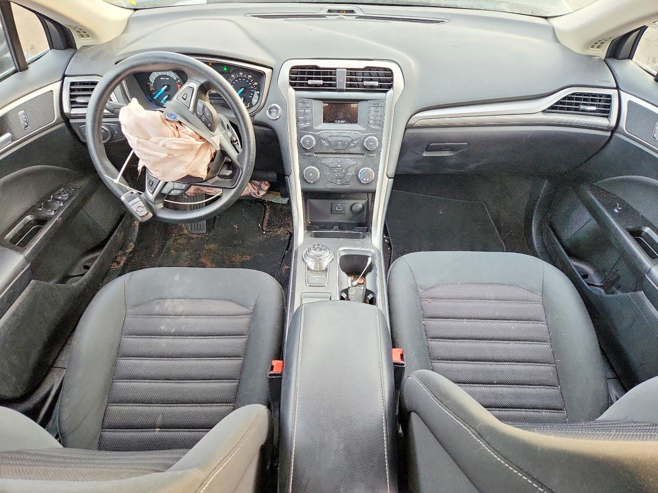 2017 FORD FUSION SE photo 15