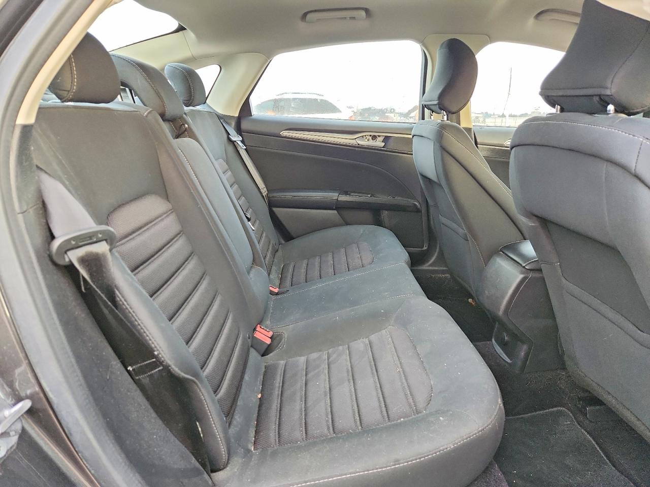 2017 FORD FUSION SE photo 19
