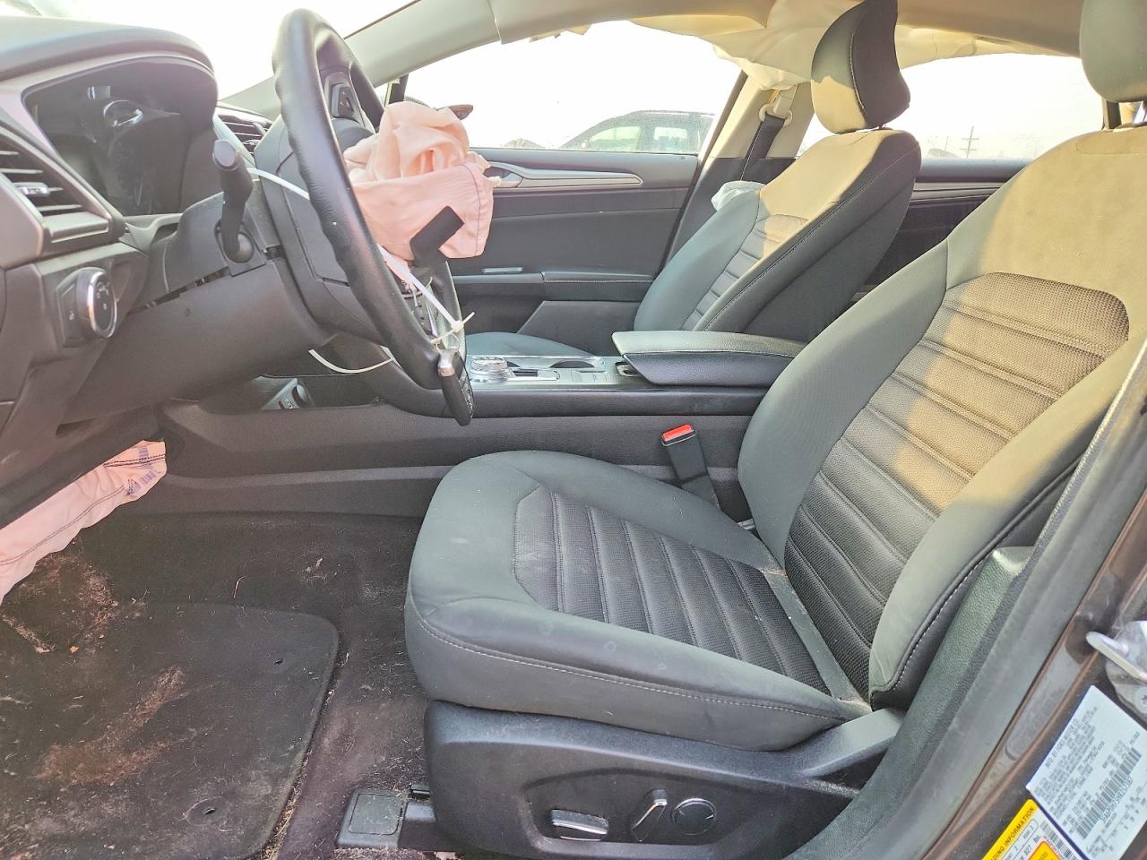 2017 FORD FUSION SE photo 13