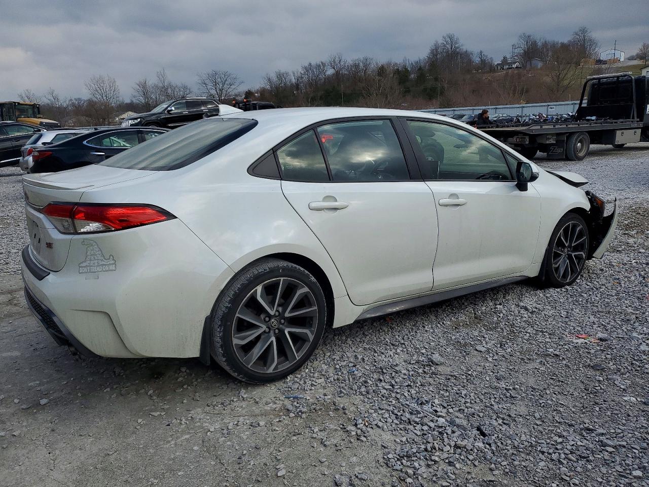 2021 TOYOTA COROLLA SE photo 3