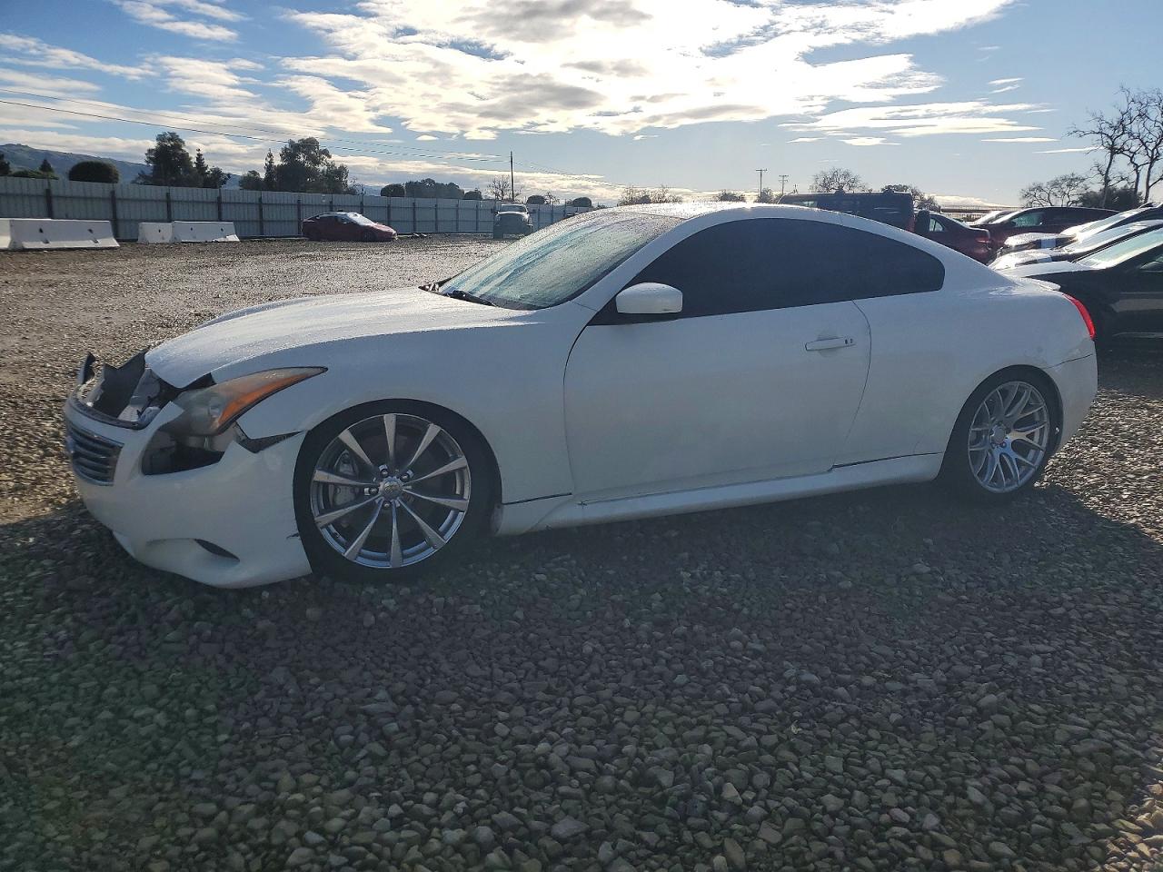 2009 INFINITI G37