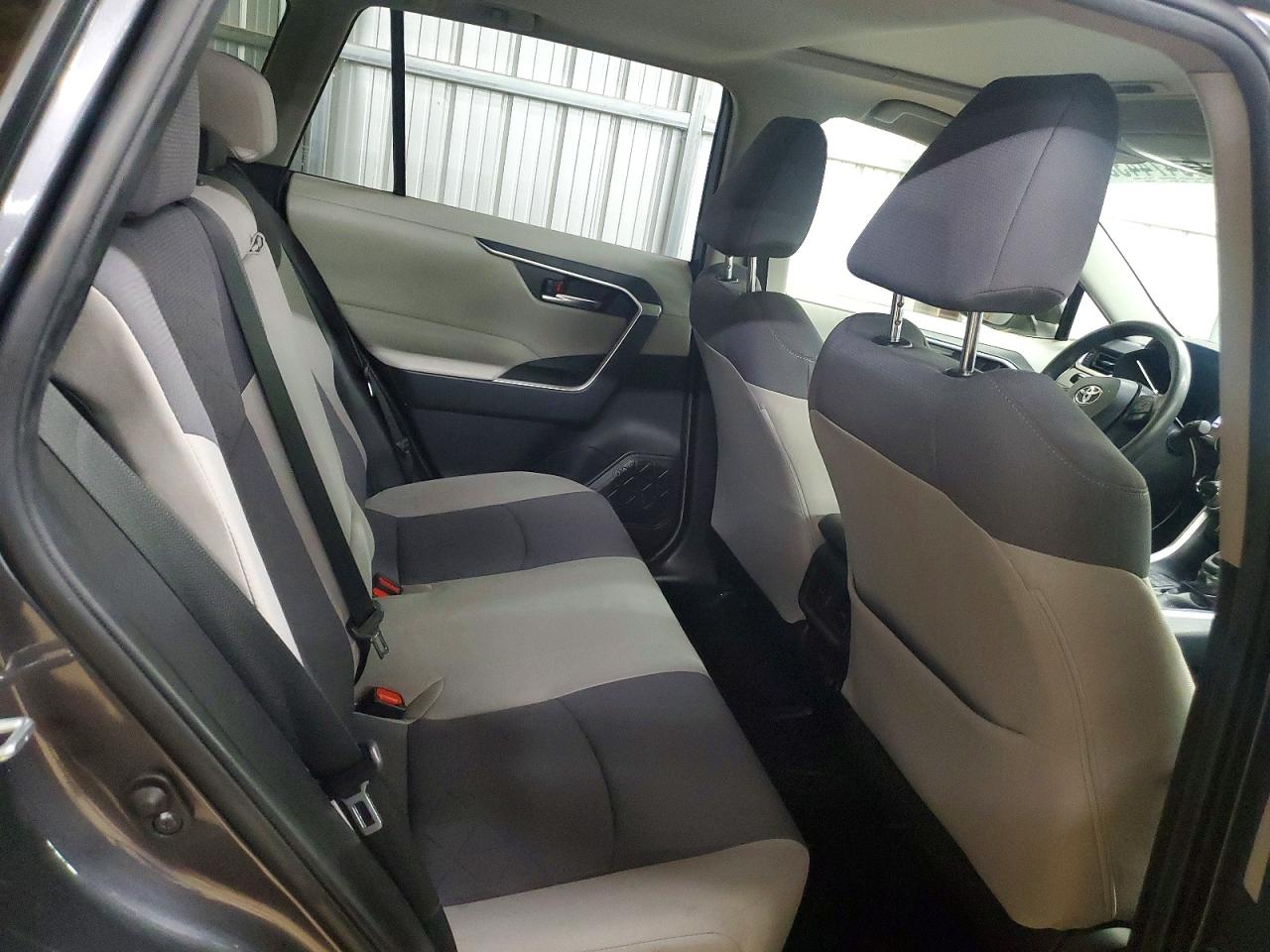 2019 TOYOTA RAV4 XLE photo 11