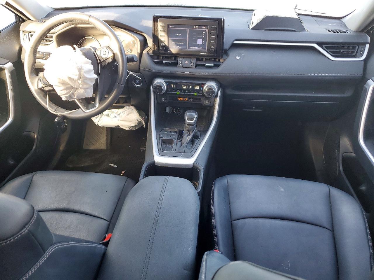 2022 TOYOTA RAV4 XLE PREMIUM photo 8