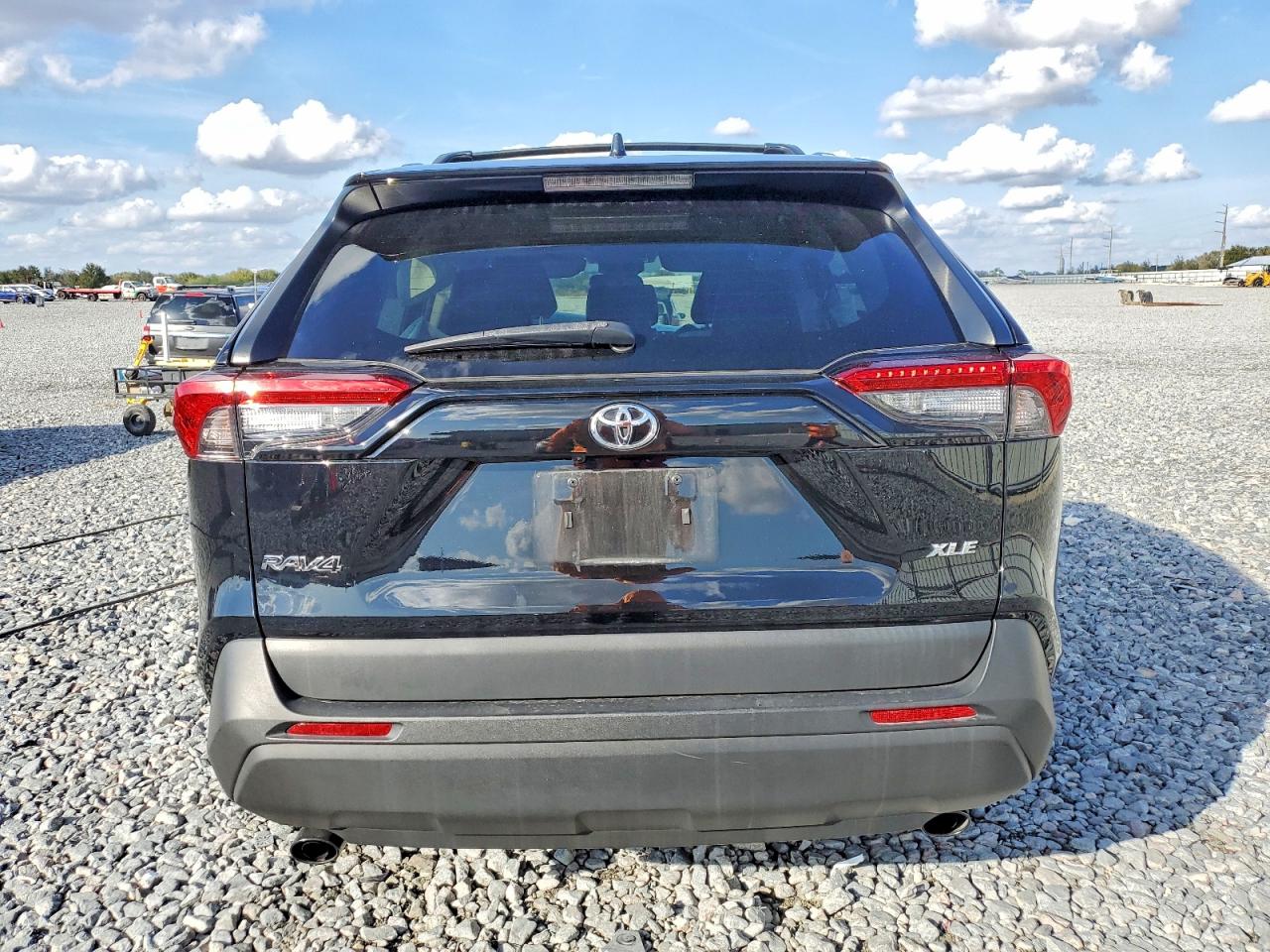 2022 TOYOTA RAV4 XLE PREMIUM photo 6