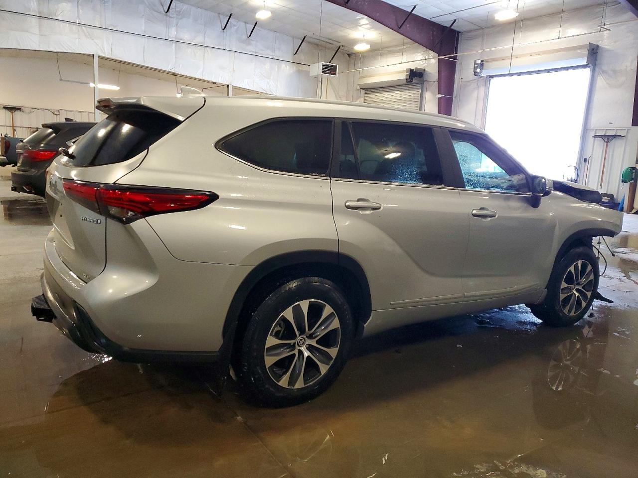 2023 TOYOTA HIGHLANDER HYBRID XLE photo 3