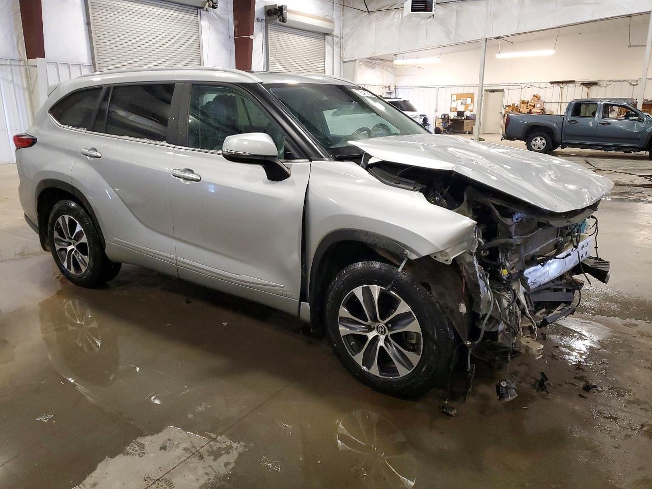 2023 TOYOTA HIGHLANDER HYBRID XLE photo 4