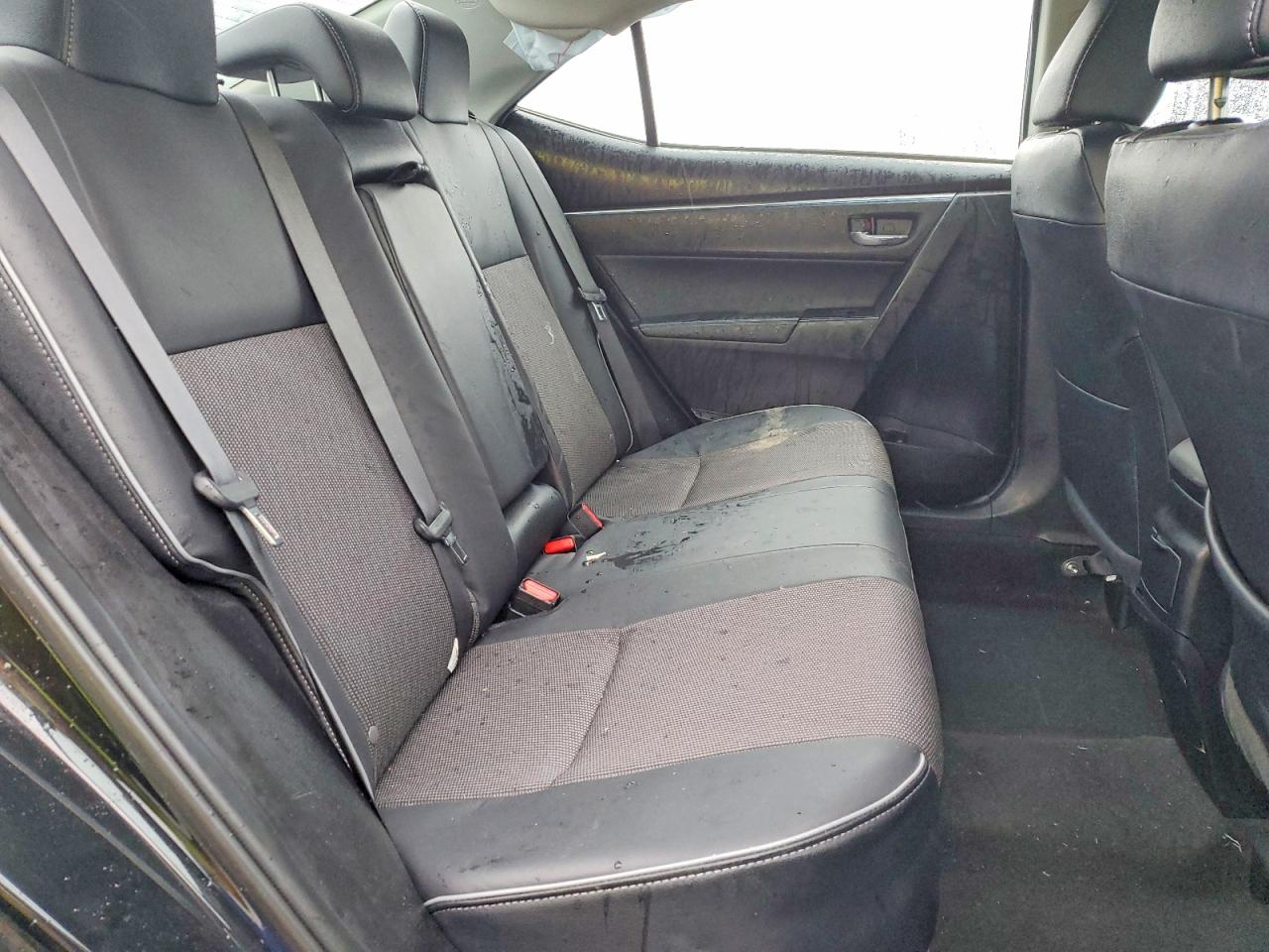 2015 TOYOTA COROLLA L photo 10