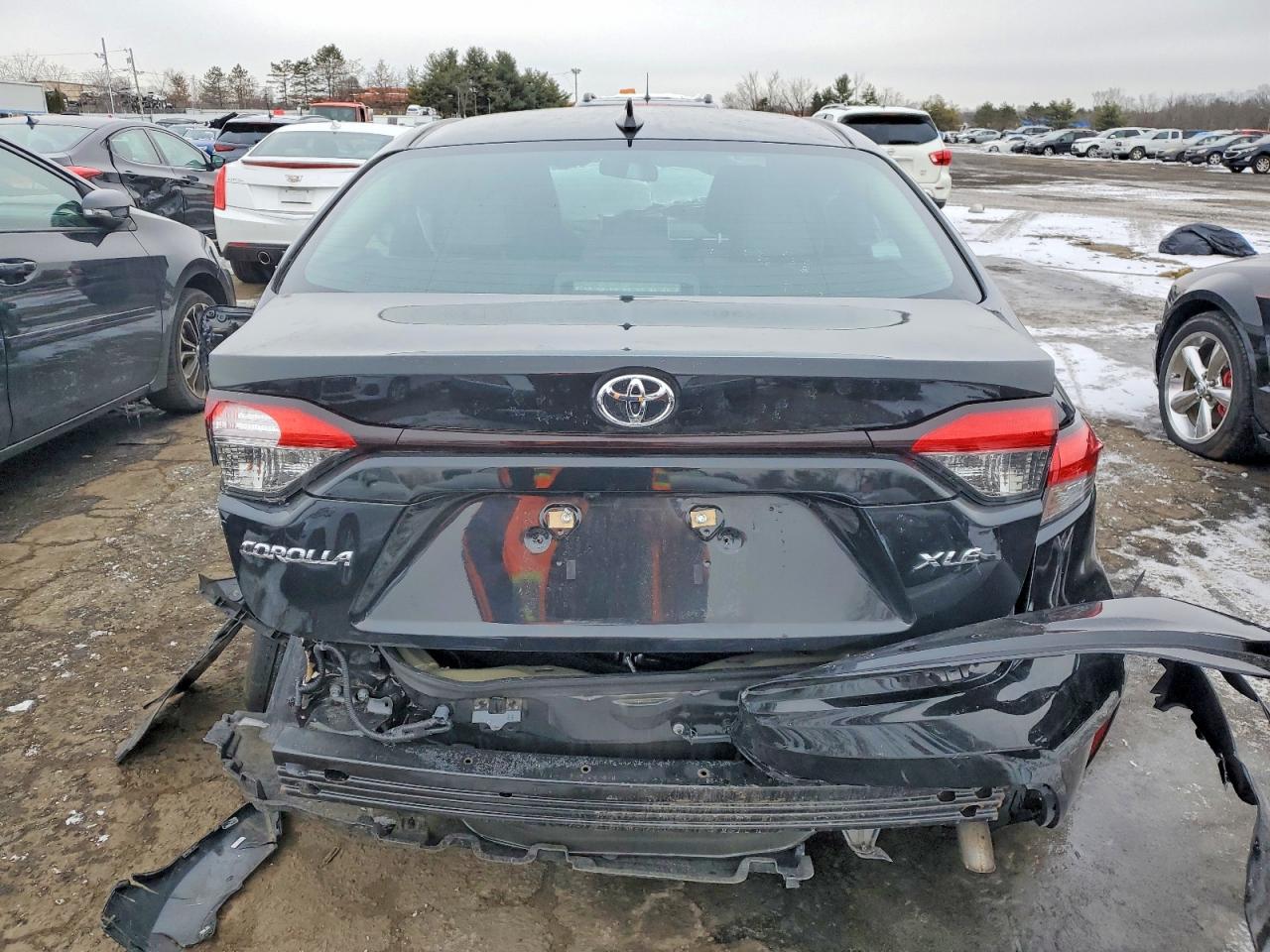 2021 TOYOTA COROLLA XLE photo 6