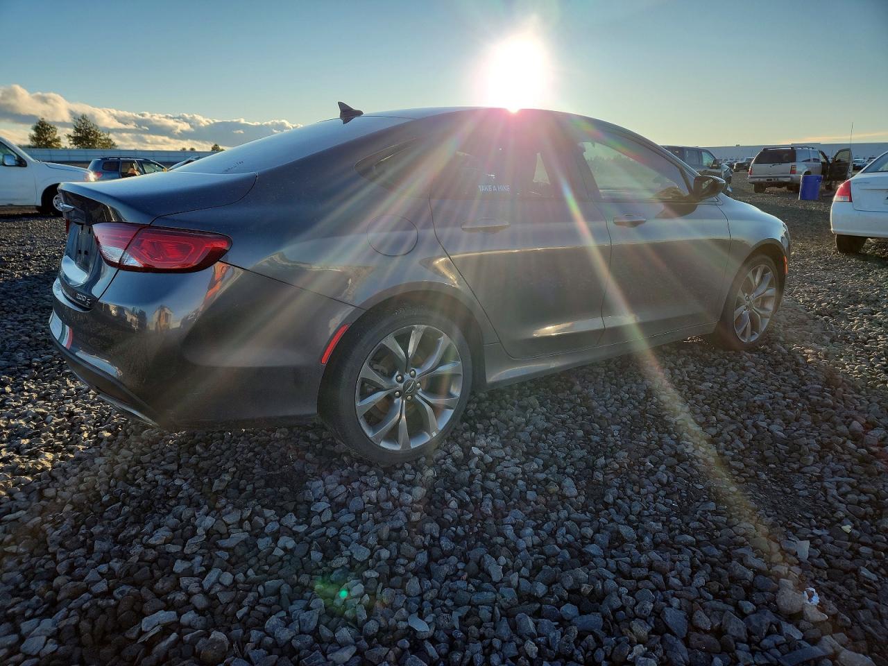 2015 CHRYSLER 200 S photo 3