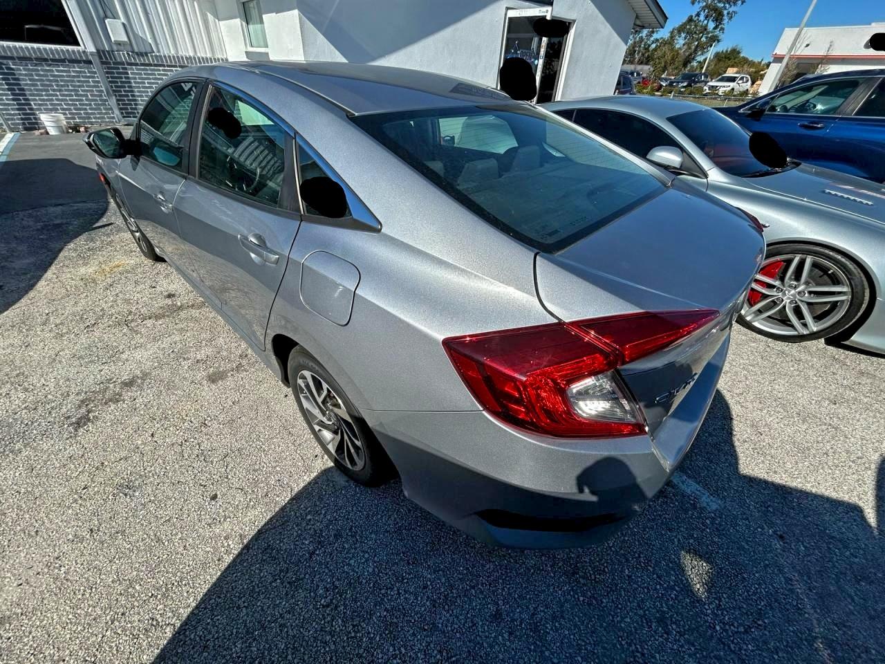 2016 HONDA CIVIC EX photo 9