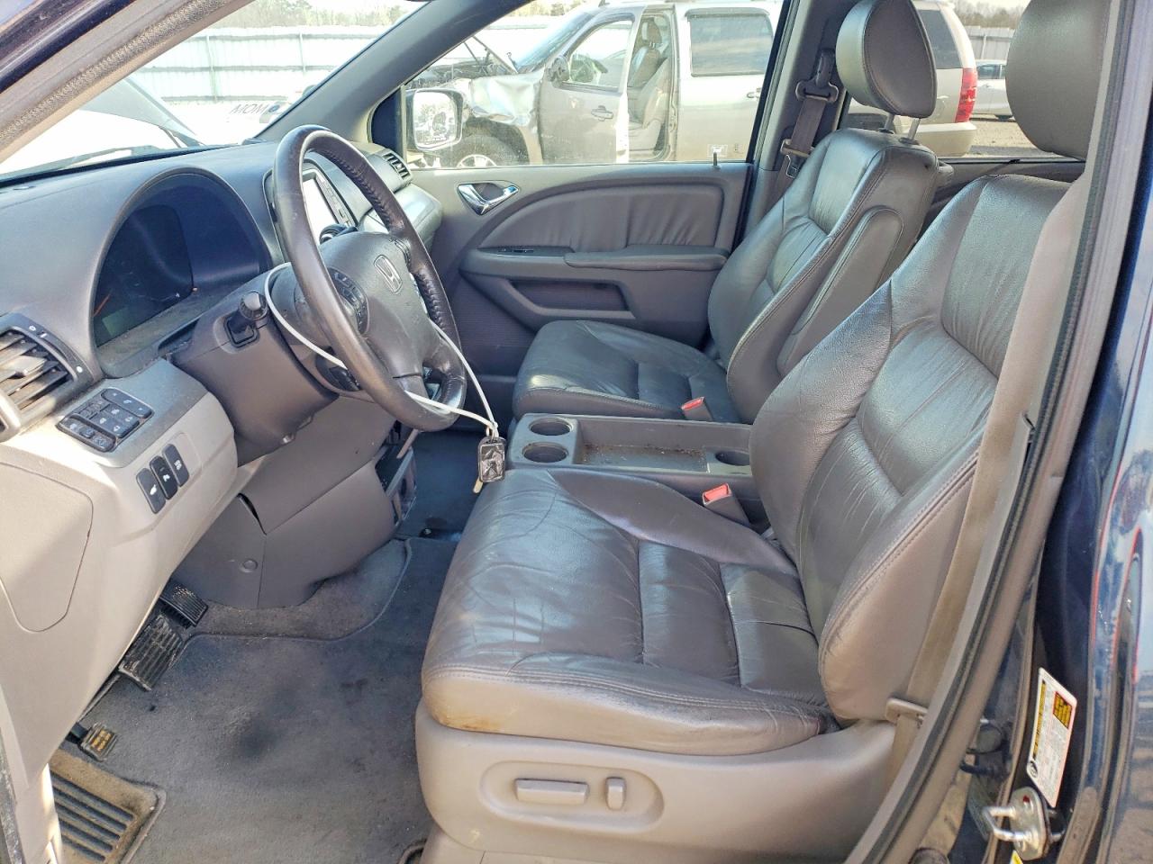 2010 HONDA ODYSSEY TOURING photo 7