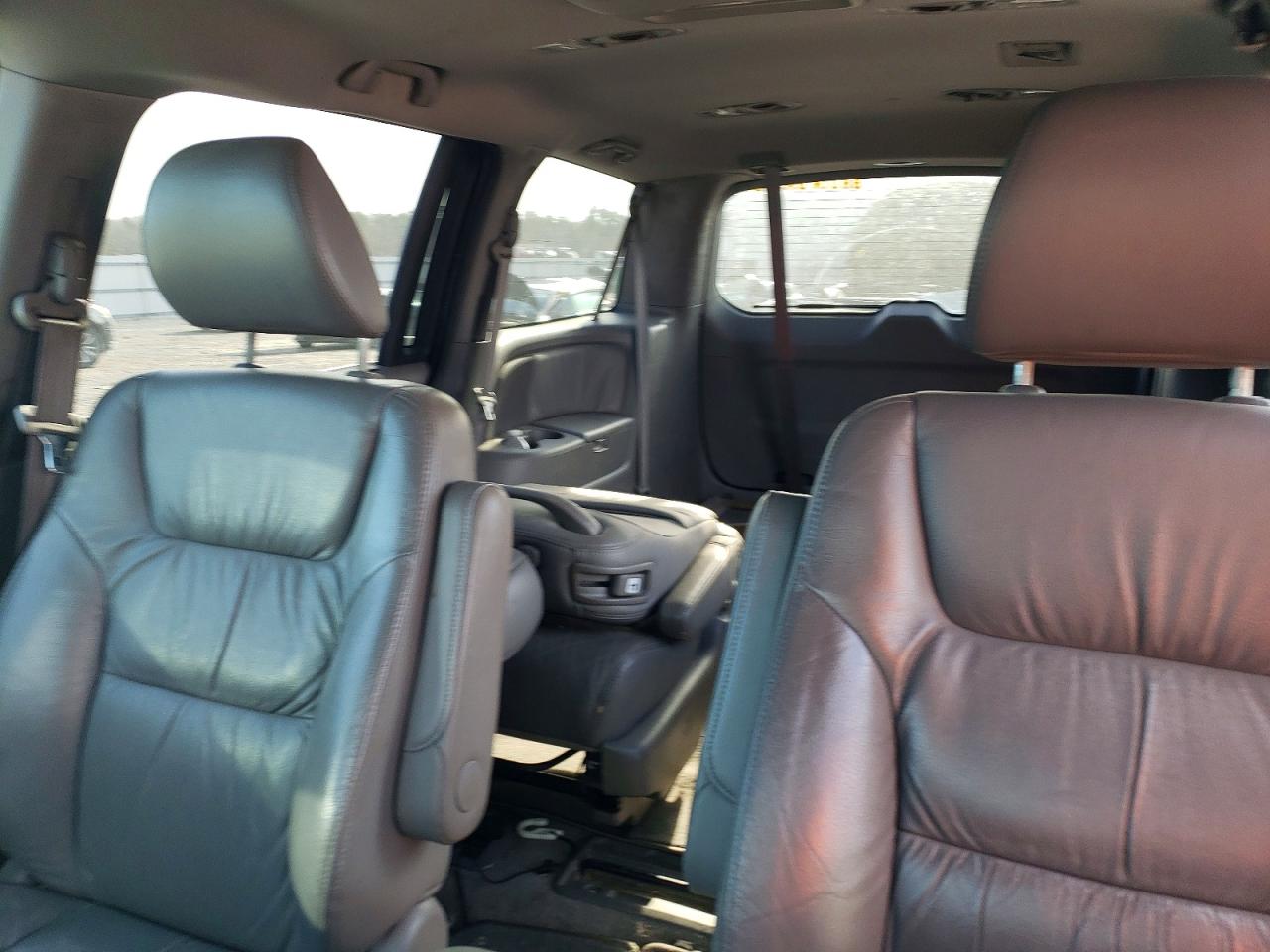 2010 HONDA ODYSSEY TOURING photo 10
