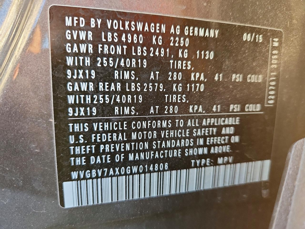 2016 VOLKSWAGEN TIGUAN S photo 14