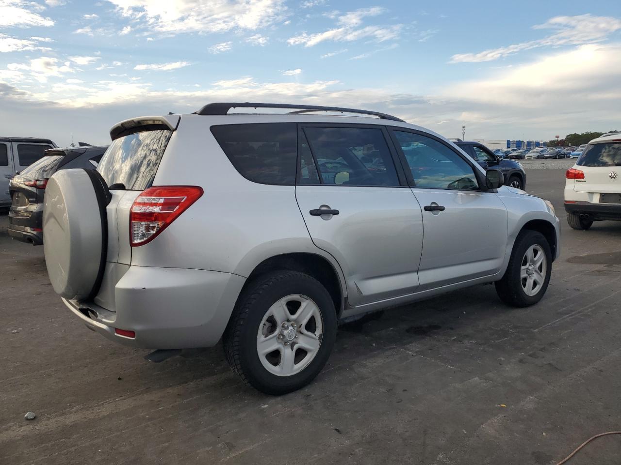 2010 TOYOTA RAV4 photo 3