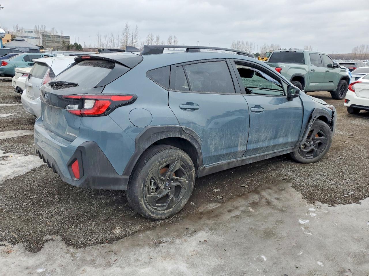 2024 SUBARU CROSSTREK photo 3