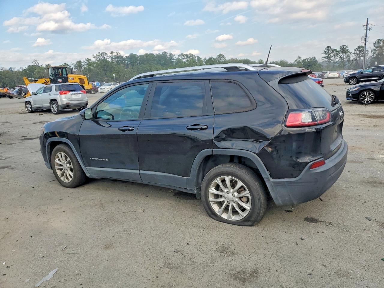 2021 JEEP CHEROKEE LATITUDE photo 2