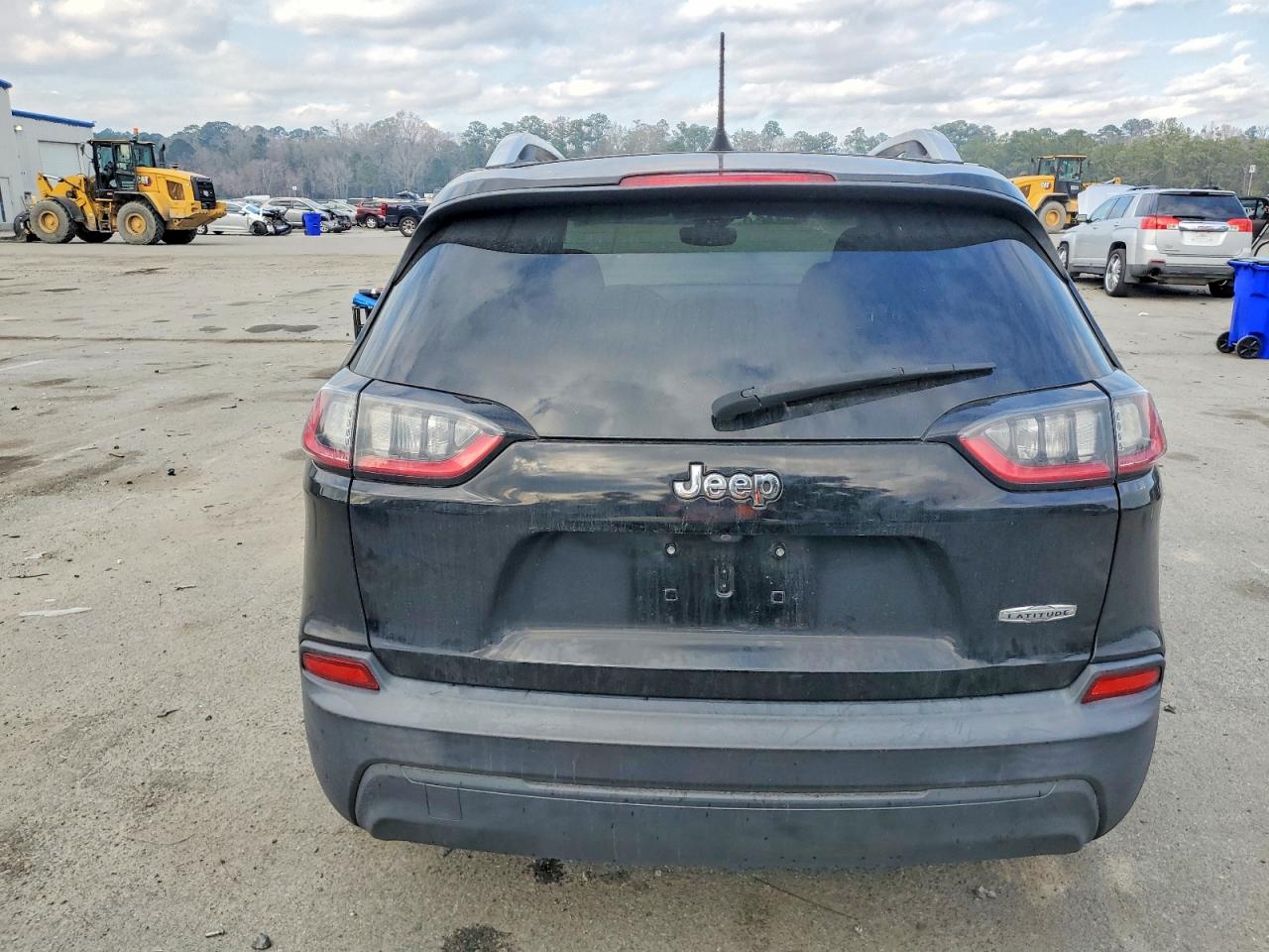 2021 JEEP CHEROKEE LATITUDE photo 6