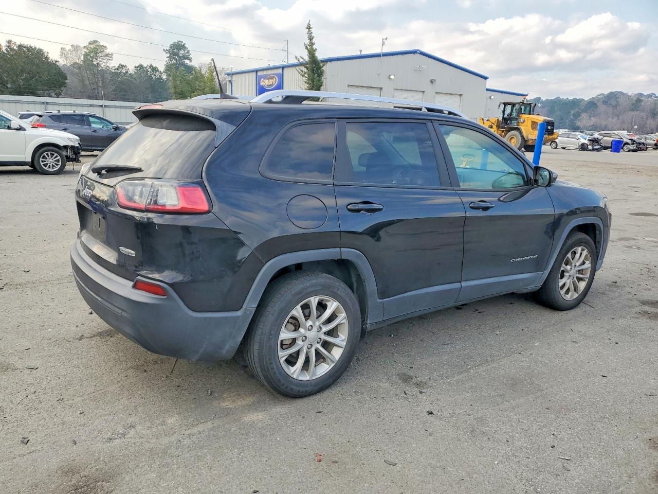2021 JEEP CHEROKEE LATITUDE photo 3