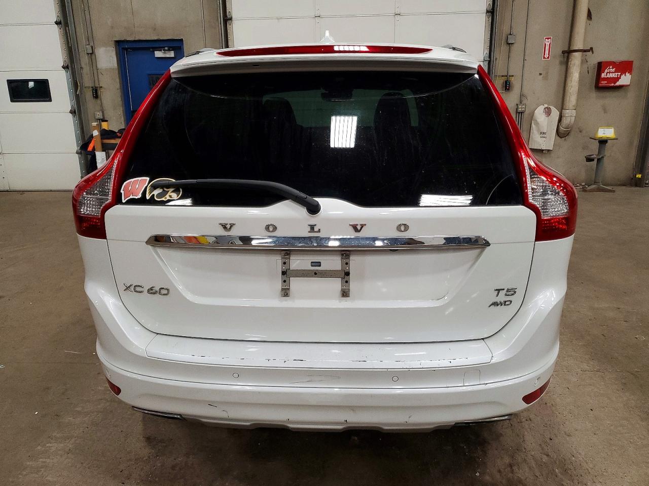 2017 VOLVO XC60 T5 INSCRIPTION photo 6