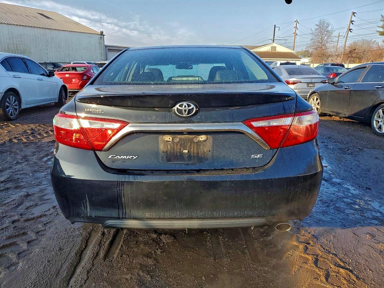 2017 TOYOTA CAMRY LE photo 11