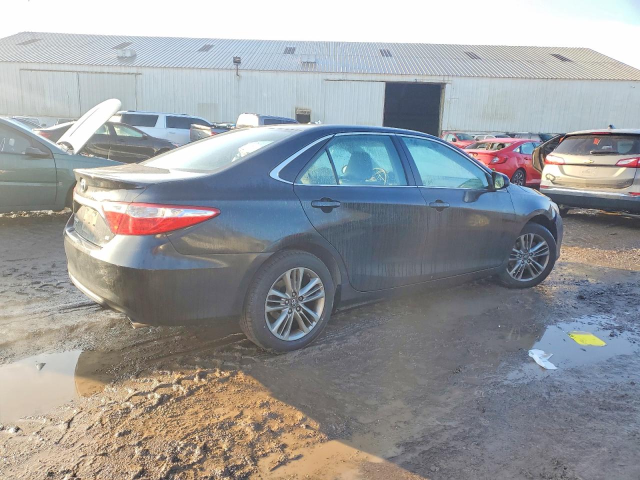 2017 TOYOTA CAMRY LE photo 5