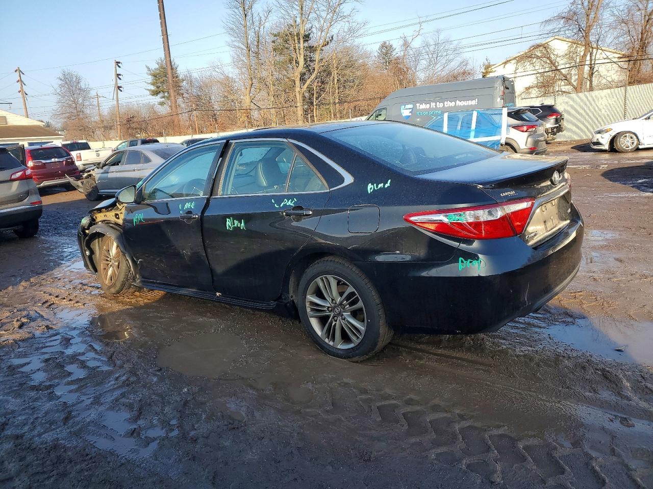 2017 TOYOTA CAMRY LE photo 3