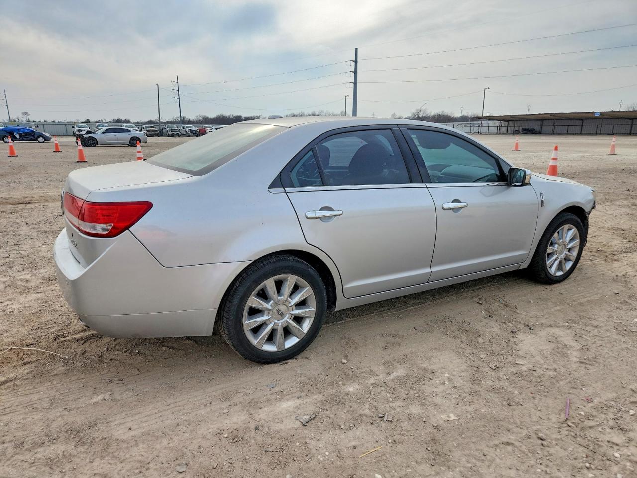 2010 LINCOLN MKZ photo 7