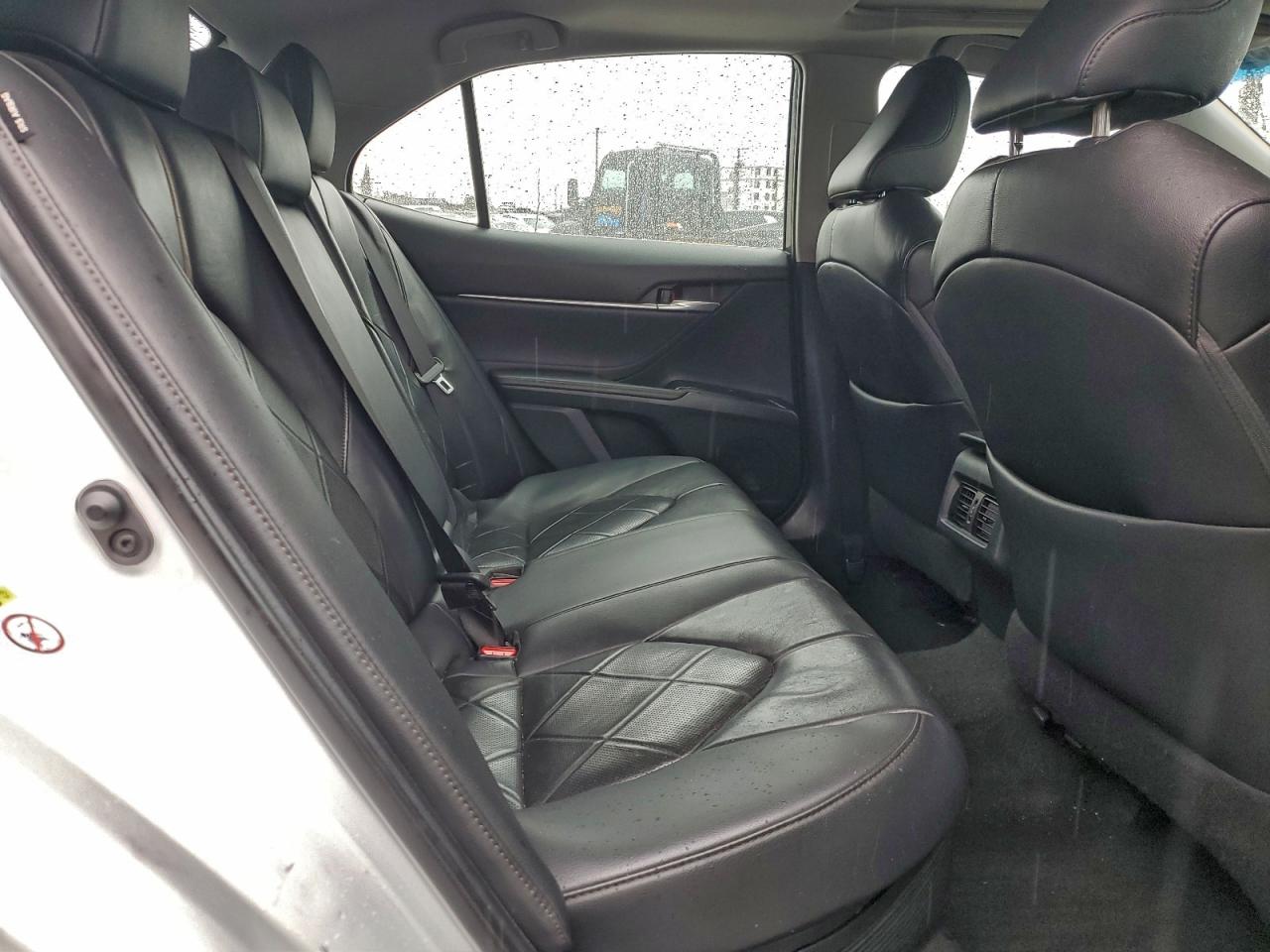 2018 TOYOTA CAMRY HYBRID photo 10