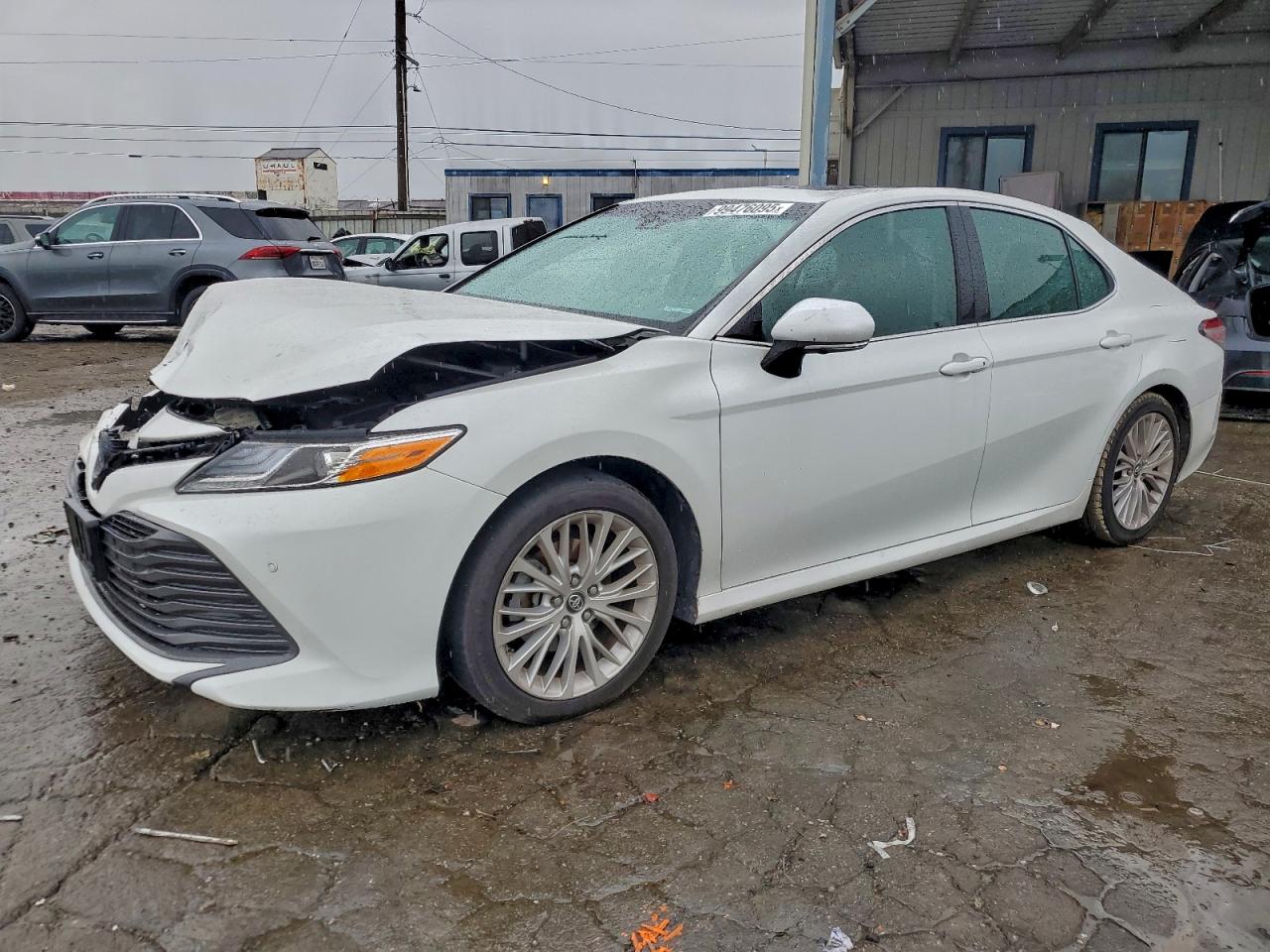 2018 TOYOTA CAMRY