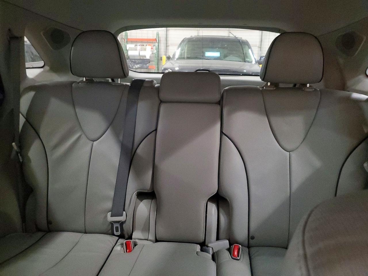 2010 TOYOTA VENZA photo 10