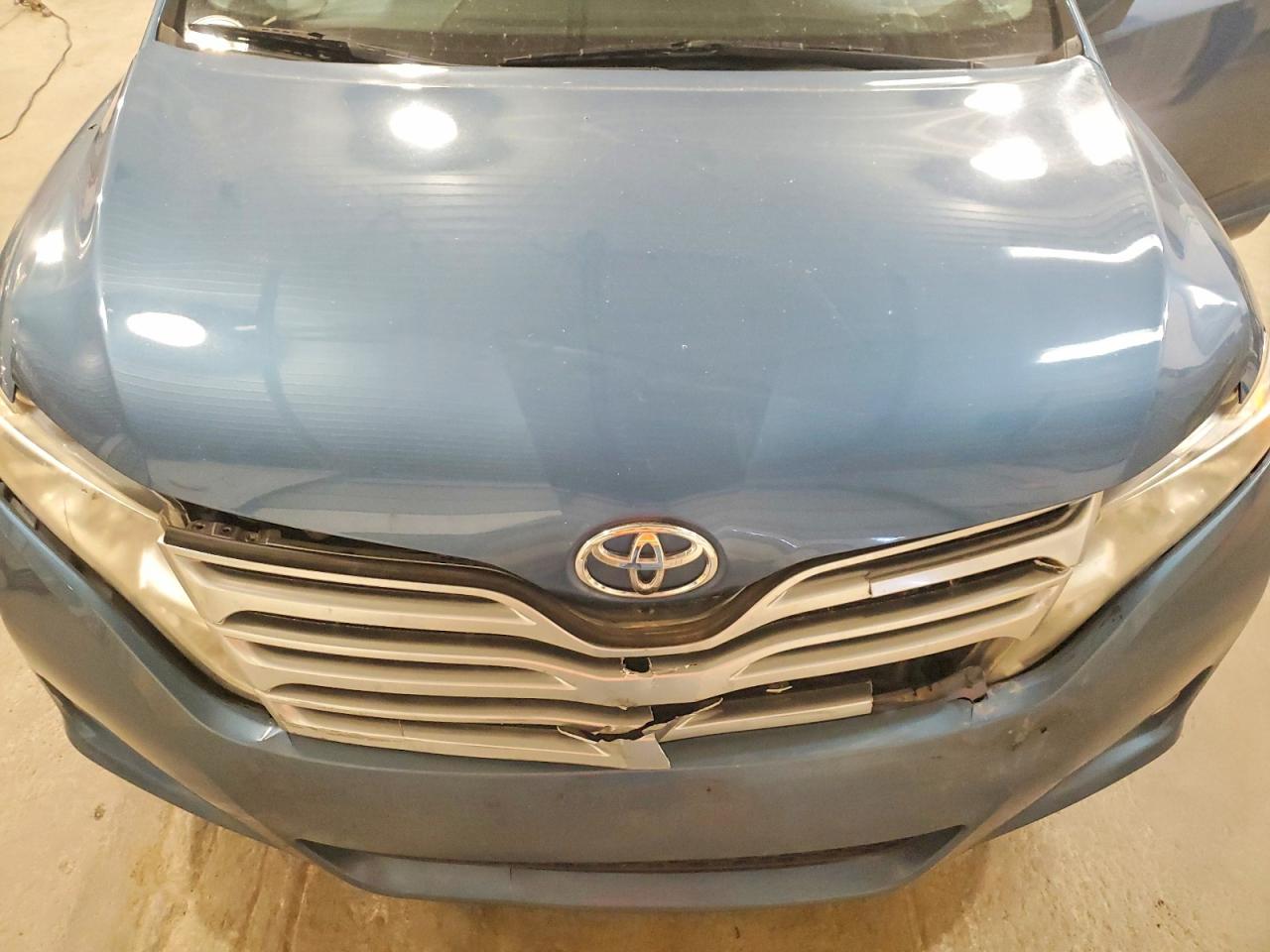 2010 TOYOTA VENZA photo 12