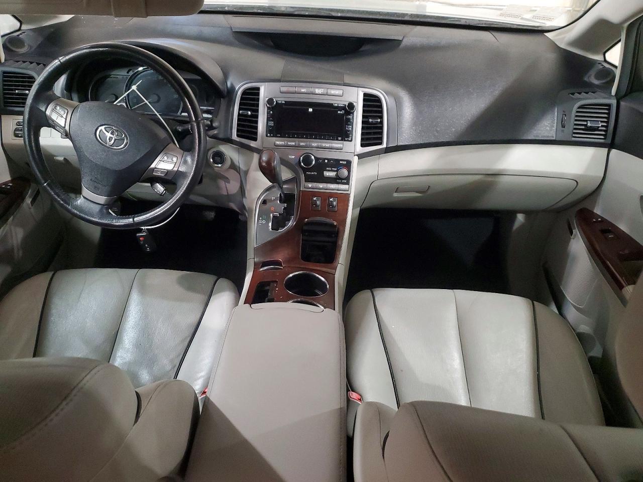 2010 TOYOTA VENZA photo 8