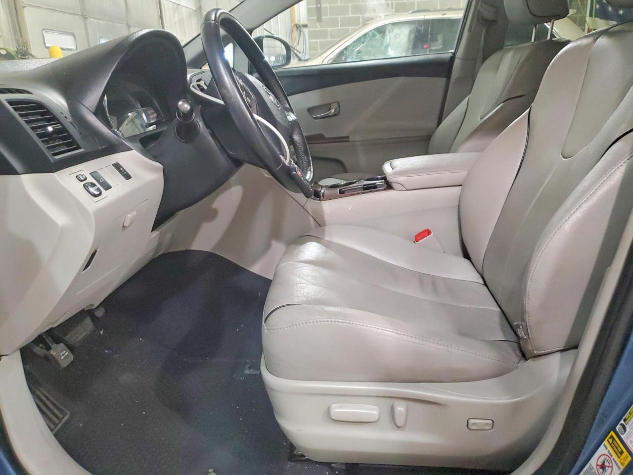 2010 TOYOTA VENZA photo 7