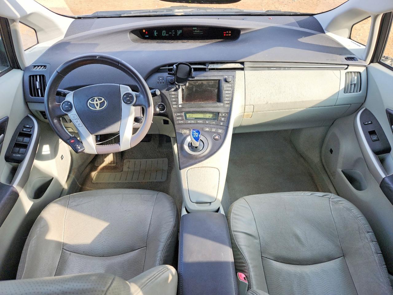 2010 TOYOTA PRIUS photo 8