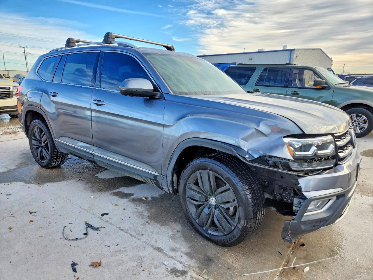2018 VOLKSWAGEN ATLAS SEL PREMIUM photo 4