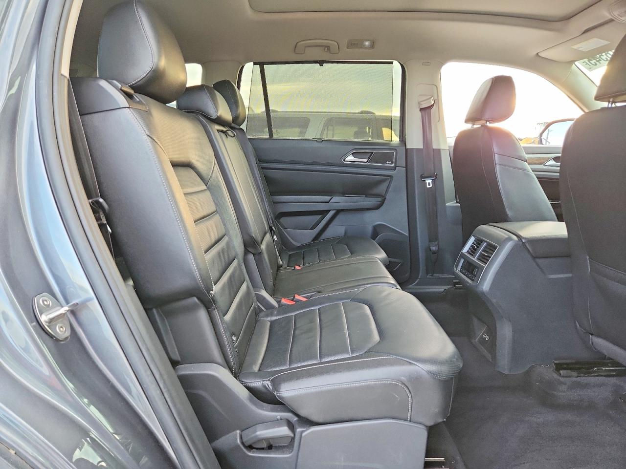 2018 VOLKSWAGEN ATLAS SEL PREMIUM photo 11