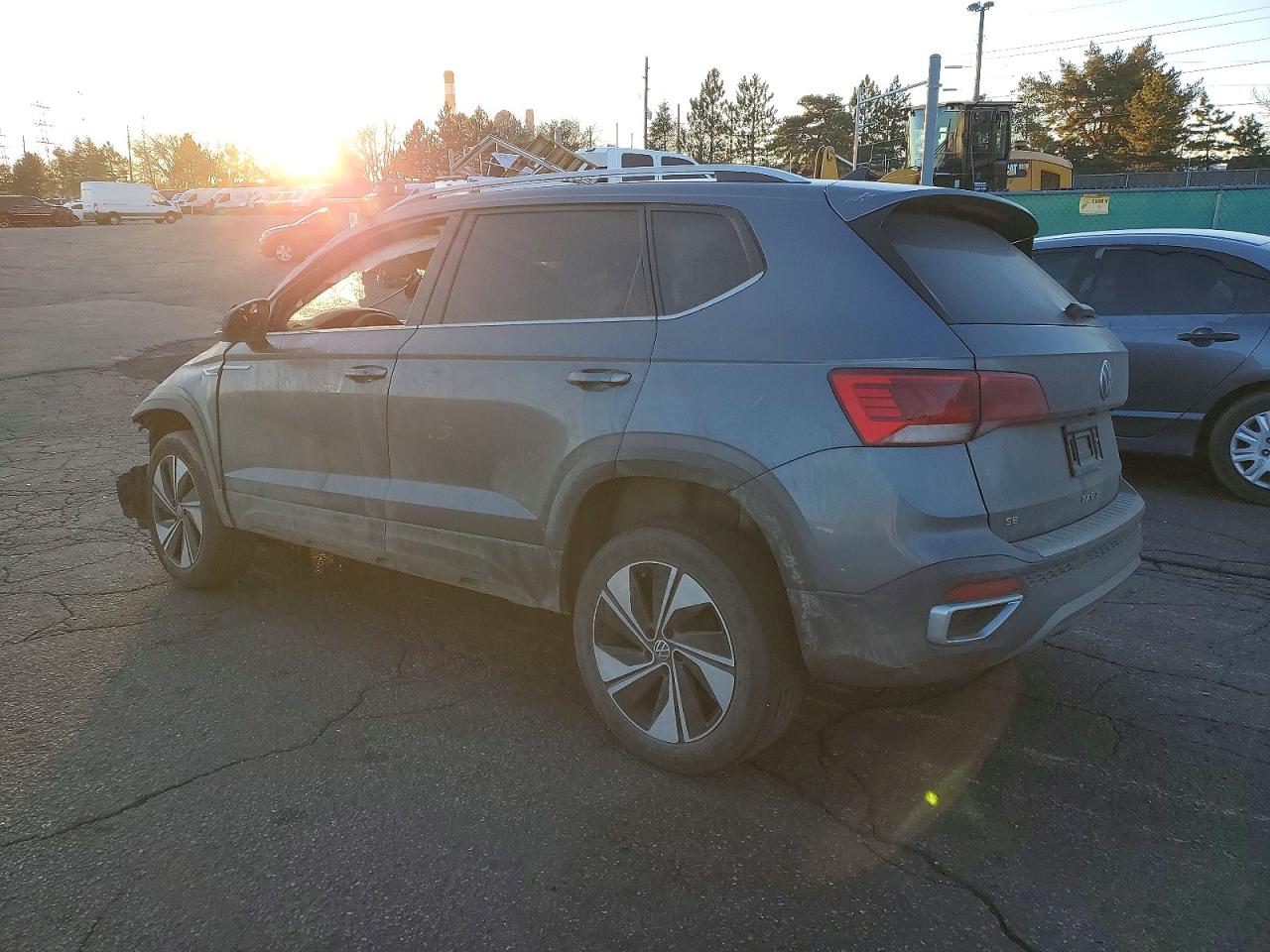 2024 VOLKSWAGEN TAOS SE photo 2