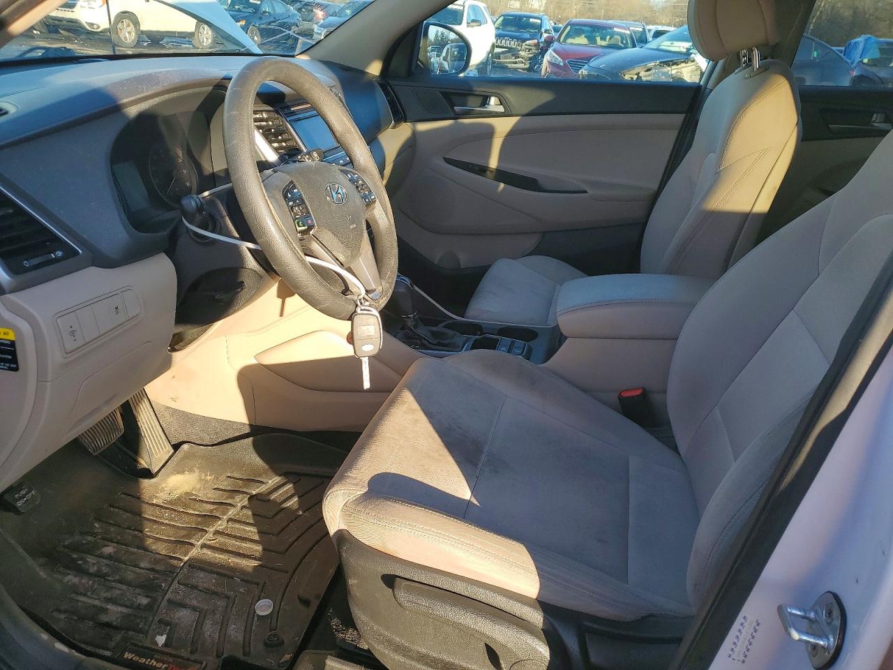 2018 HYUNDAI TUCSON SE photo 7