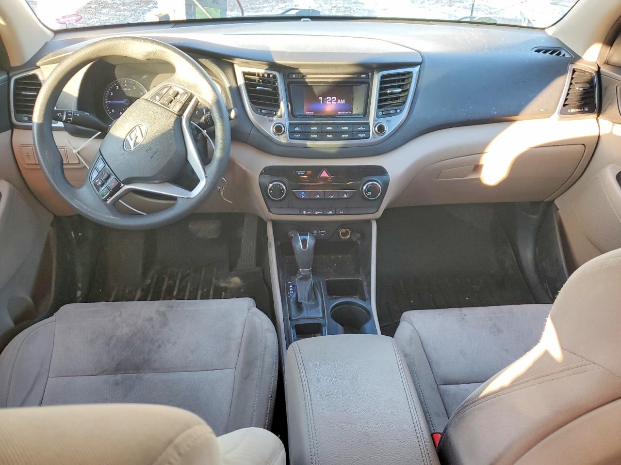 2018 HYUNDAI TUCSON SE photo 8