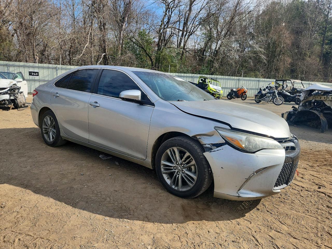 2017 TOYOTA CAMRY LE photo 4