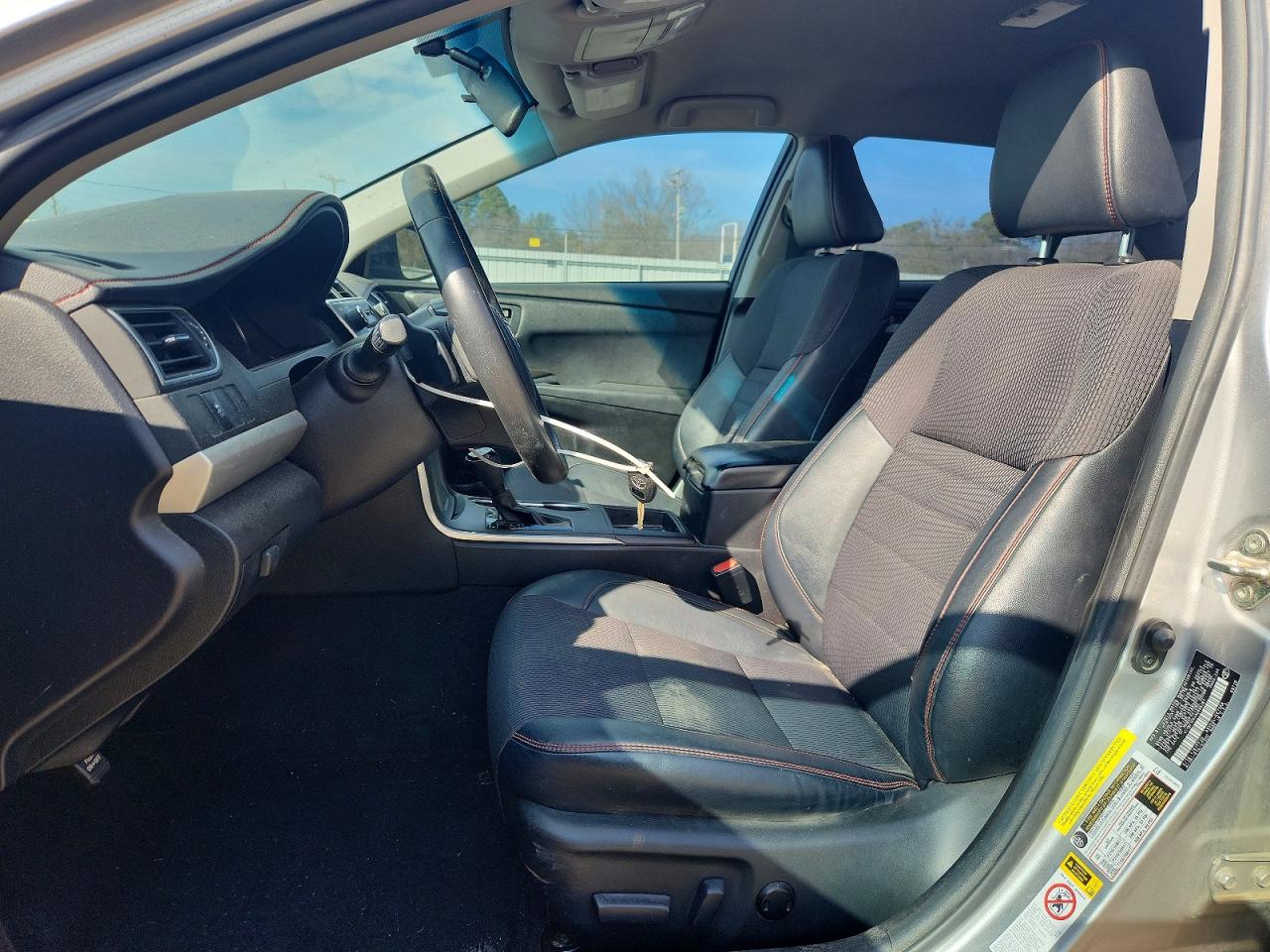 2017 TOYOTA CAMRY LE photo 7
